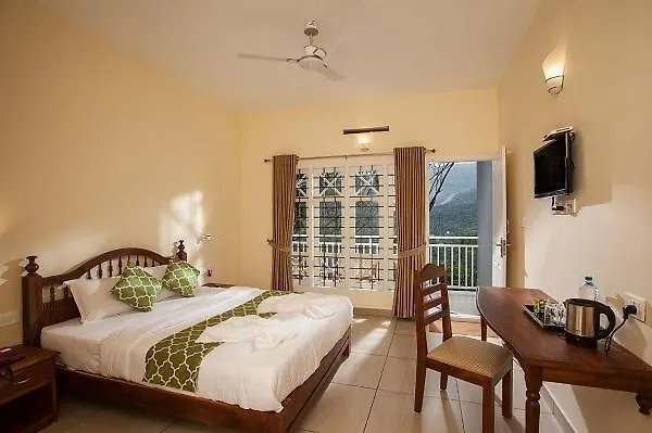 The Breeze Resort مونار 3*,
